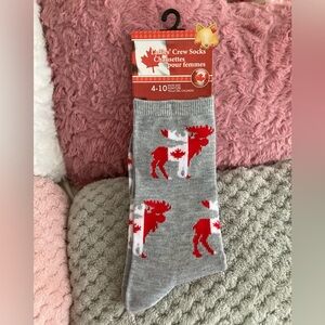 🫎🇨🇦🧦 1 Pair Grey/Red/White Canada Moose Flag Festive Ladies Crew Socks
